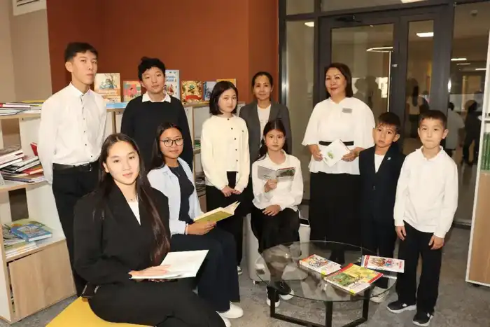 В общеобразовательной школе №109 города Астаны помогают школьникам разобраться с выбором будущей профессии. (2)