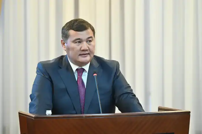 Маулен Ашимбаев провёл встречу с депутатами Маслихата и общественными деятелями для обсуждения приоритетов Президента. Астане