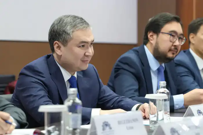 Встреча министра Казахстана с послом Канады: акцент на двустороннем сотрудничестве в промышленности и геологии Астане