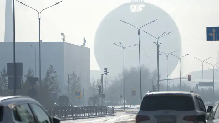Астана в смоге: жители города страдают от загрязнённого воздуха из-за отсутствия ветра Астане