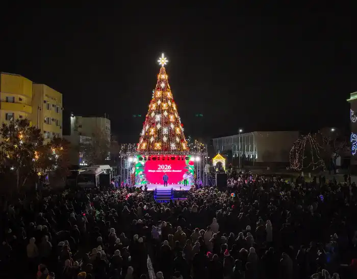 Глава региона поздравил жителей и гостей города с праздником (4)