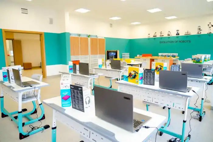 Робототехника кабинеттерінен – әлем чемпионаттарына дейін: «Келешек мектептері» оқушылардың рекордтық жетістіктеріне жол ашып отыр (2)