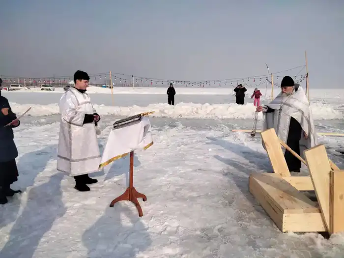 Крещенские купания в Алматинской области: ледяная вода и дежурные спасатели Астане