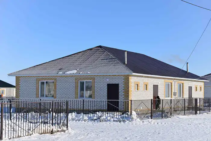 В Абайском районе в селе Карауыл вручили ключи от квартир (4)