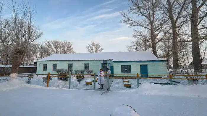 Аким ВКО в ходе рабочей поездки в Тарбагатайский район посетил медицинские учреждения (7)