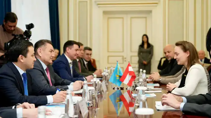 Аким ВКО провел переговоры с послом Австрии в Казахстане (9)