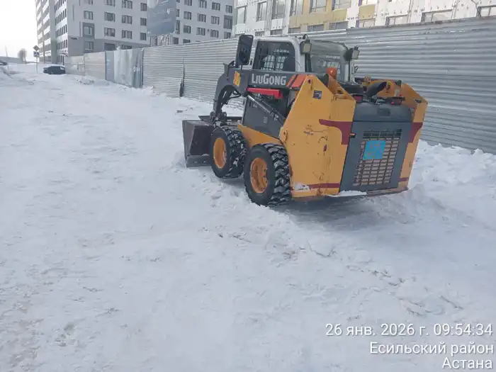Снежные массы в Астане убирают 1 233 единицы техники и 3 116 рабочих Астане