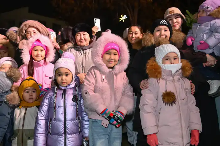 Глава региона поздравил жителей и гостей города с праздником (8)