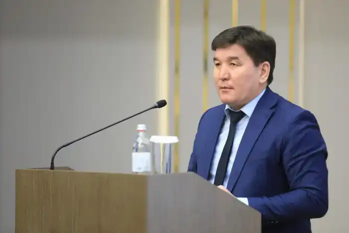 Зимнее содержание дорог в Актюбинской области меры спецтехника противогололедные материалы Астане