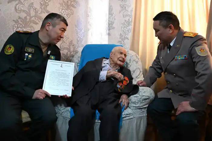 В Алматы фронтовику-связисту исполнилось 100 лет (3)