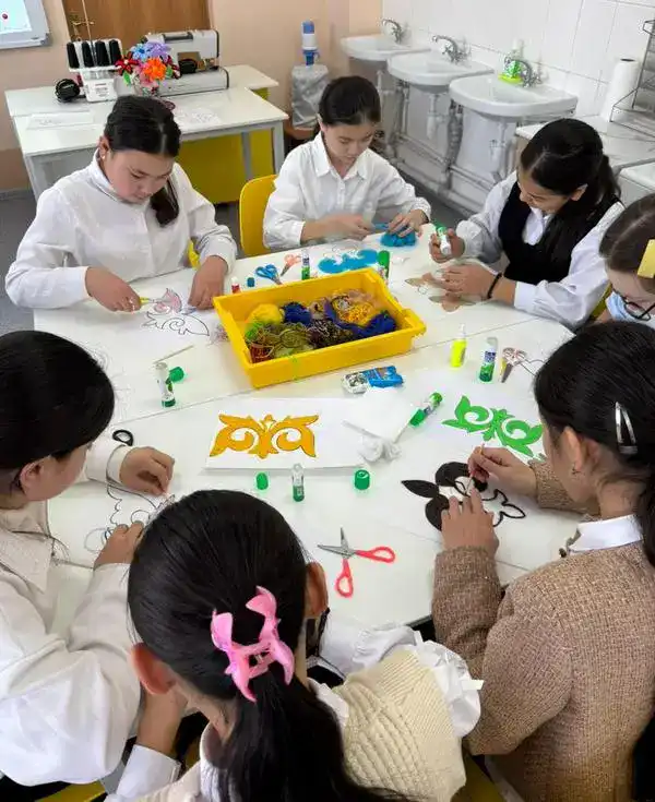 Будущее начинается с чистоты: специалисты МРЦ Карагандинской области прочитали эколекцию для школьников (2)