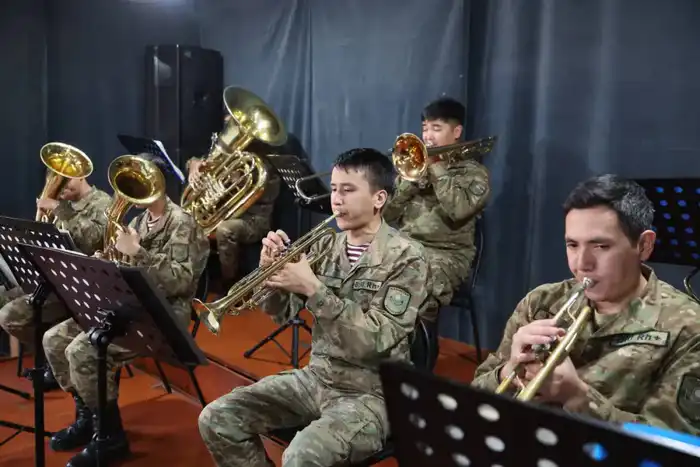 Музыка в строю: солдат с мечтой о сцене Астане