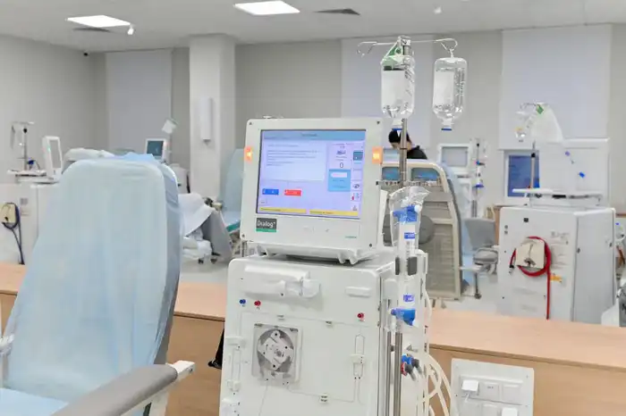 Аким области посетил нефрологический центр в Семее (10)