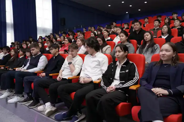 «Закон и порядок»: в Астане для студентов и школьников прошла компьютерная игра «Qarzhy Saqshysy» (2)