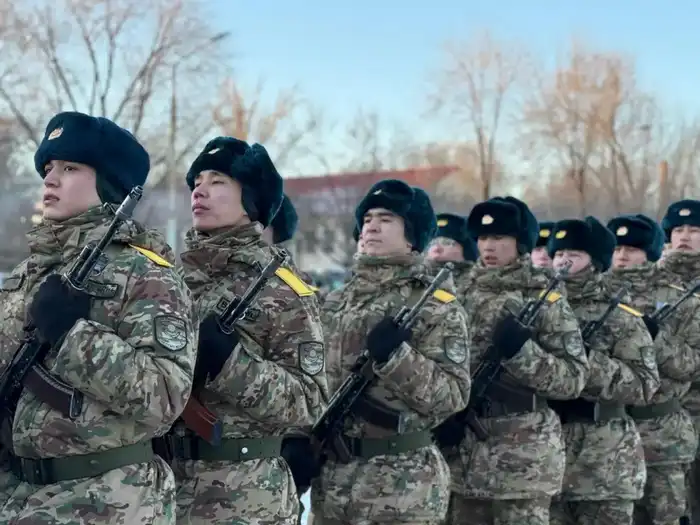 Военная присяга младшего брата в Национальной гвардии Астане