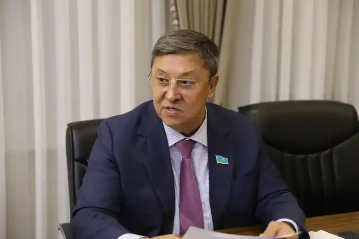 Встреча акима области Асхата Шахарова с депутатом Сената Амангельды Нугмановым обсуждение отопительного сезона и социально-экономического развития Астане