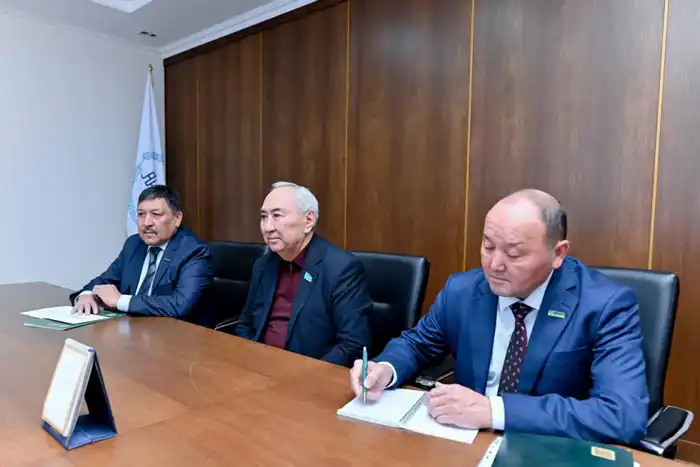 Обсуждение сельскохозяйственных проектов и поддержки агросектора на встрече акима области Абай с депутатом Жигули Дайрабаевым Астане
