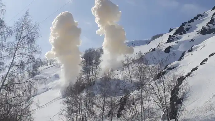 МЧС предупреждает о лавиноопасной обстановке в горных районах Казахстана (5)