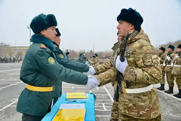 В Гвардейском гарнизоне свыше 600 солдат присягнули на верность Родине (3)