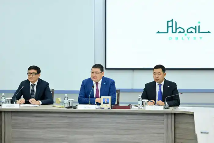 Аким области провел прием граждан по актуальным вопросам (2)