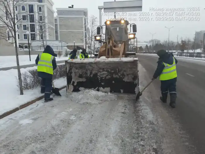 Астана активно очищает улицы от снега: более 1300 единиц техники на линии Астане