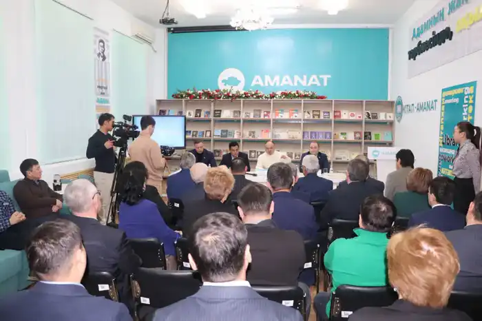 Встреча Ерлана Саирова с интеллигенцией Усть-Каменогорска обсуждение социально-экономических реформ Астане