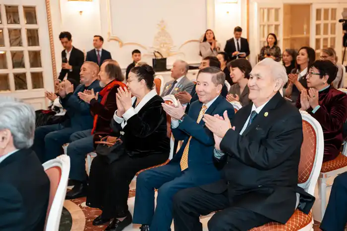 Деятелям культуры вручили государственные стипендии в Астане (2)