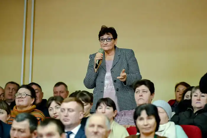 Аким области Гауез Нурмухамбетов начал рабочий день с визита в Чистопольский сельский округ для обсуждения улучшения дорог и благоустройства Астане