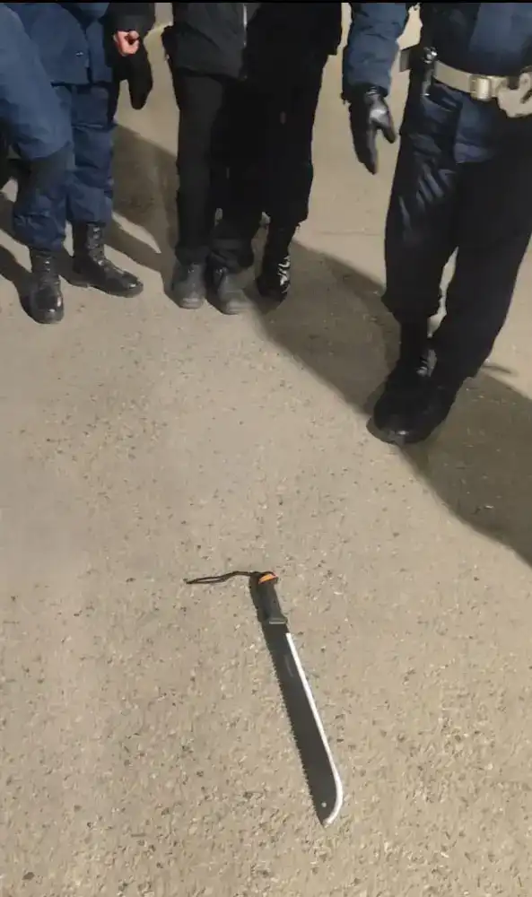 Задержание мужчины с холодным оружием в Конаеве: действия Национальной гвардии как мера предотвращения правонарушений Астане