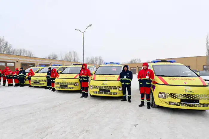 Станция скорой медицинской помощи города Семей получила новые санитарные автомобили (3)
