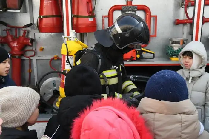 «Закон и порядок»: как не попасть в ловушку мошенников и что делать при ЧС, рассказали столичным школьникам (8)