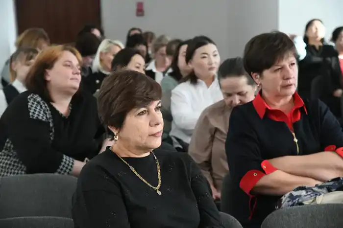 Обсуждение правовой грамотности родителей: встреча в Астане фокусируется на налоговых обязанностях и воспитании правовой культуры у детей Астане