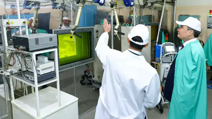 Олжас Бектенов проверил исполнение поручений Президента по развитию научной базы атомной отрасли в Алматы (2)