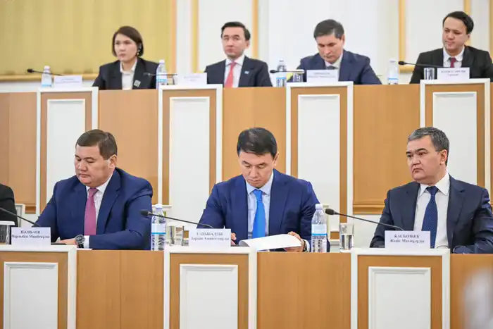 Обсуждены предложения по реформе на очередном втором заседании Конституционной комиссии (3)