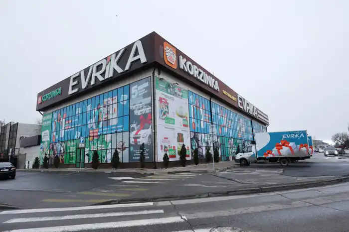 Ербол Карашукеев проверил цены в торговых сетях Астане