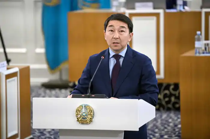 Комиссия по Конституционной представила проект новой редакции Основного Закона Астане