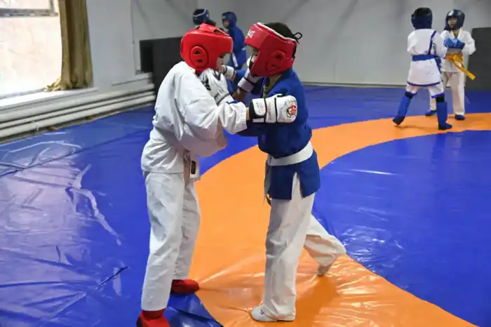 Открытый разговор: замминистра обороны обсудил актуальные вопросы с общественностью (2)