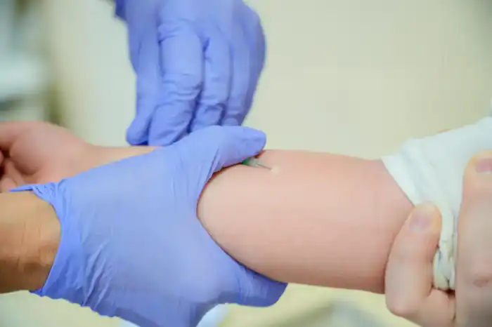 Столичные медики напомнили астанчанам о важности своевременной вакцинации (5)