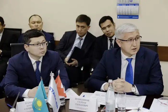 Депутаты Сената и представители министерств на месте: знакомство с производством вагонов в Астане Астане