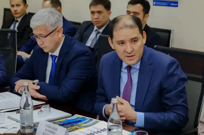 Развитие местного производства пассажирских вагонов: депутаты Сената изучают инновации и планы компании 'Штадлер Казахстан' Астане