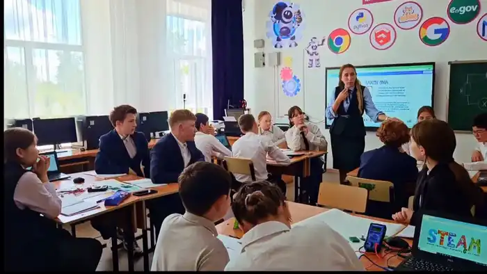 Свет в оконце: как педагог из Карагандинской области освещает путь сельскому образованию с помощью IT-инноваций Астане