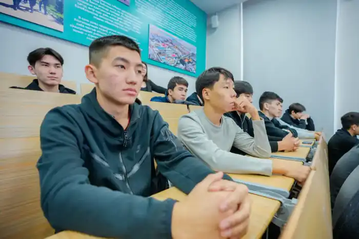 «Закон и порядок»: в Астане прошла выставка о вреде наркотиков для молодежи (3)