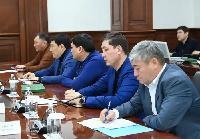 Аким области акцентировал внимание на важности бесперебойной работы коммунальных служб Астане