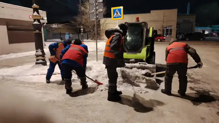 Более 1,5 тысячи единиц спецтехники задействовано в работах по уборке снега в Астане (3)