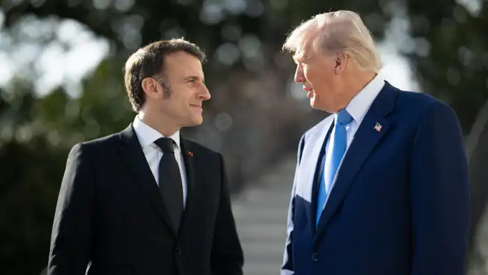 Трамп опубликовал переписку с Макроном в Truth Social, вызвав международное внимание Астане