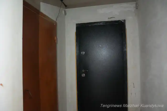 Двери квартир, обустроенных на техэтаже 