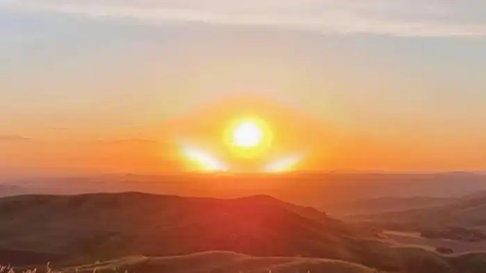 Усть-Каменогорск: закат, как флаг, завораживает жителей Астане