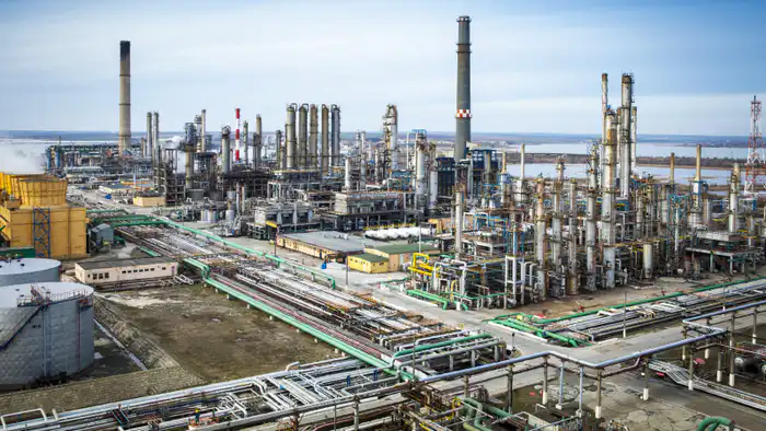 Тенгиз: Спецкомиссия проверяет приостановку добычи нефти Астане