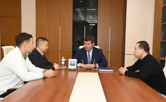 Аким области обсуждает технологии с Gepetto