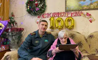 Сквозь годы: военнослужащие Павлодарской области отдают дань уважения ветерану войны Марии Матюшиной в день ее столетия